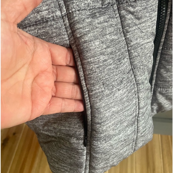 Cambridge Dry Goods 
Grey puffer vest 
Side XL - Picture 4 of 7
